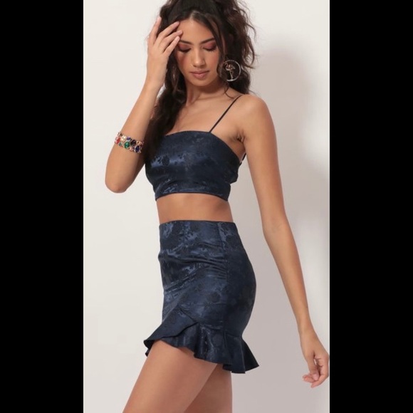 Briella Satin Jaquard Ruffle Set in Navy - Picture 4 of 5